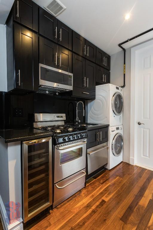 Foto principal - 221 E 23rd St