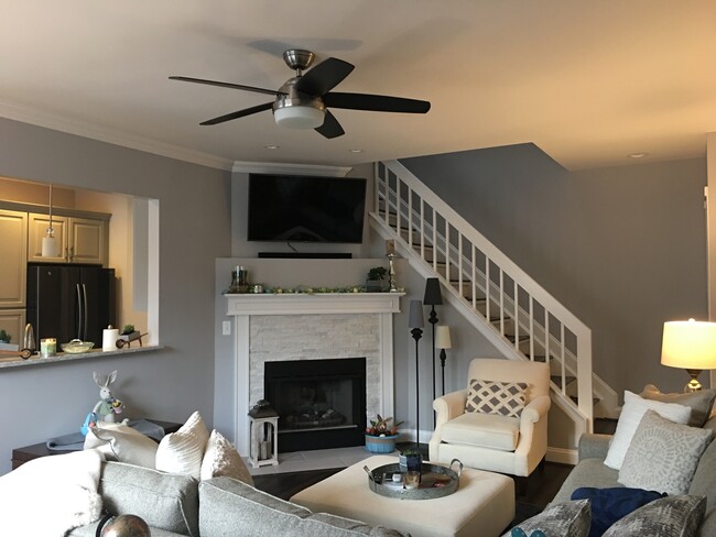 Living room - 7104 Green Farm Rd