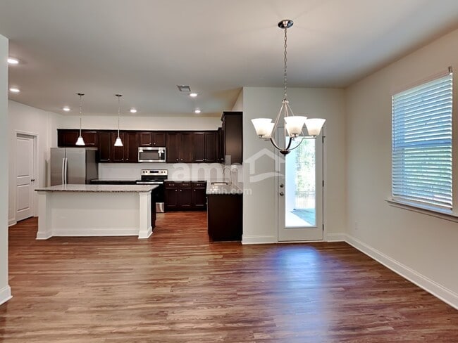 Building Photo - 578 Slew Dr