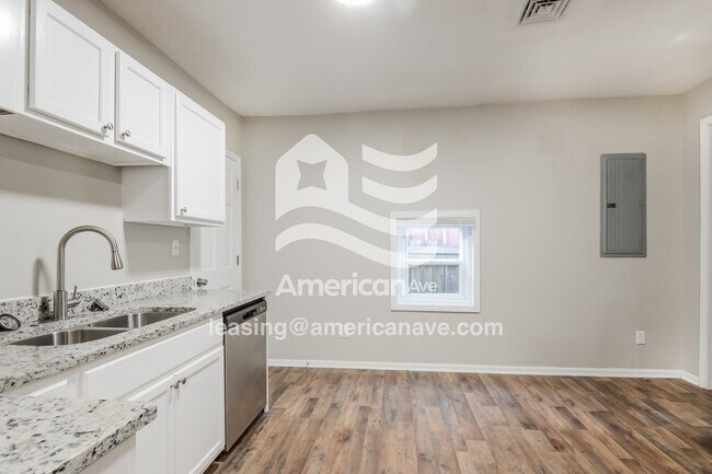 Foto del edificio - 1515 Villa Ave