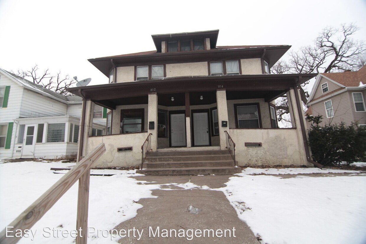 814814 Kirkwood Blvd, Davenport, IA 52803 Apartment for Rent in