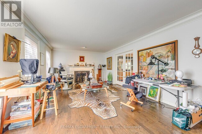 Photo du bâtiment - 1251 Lakeshore Rd E