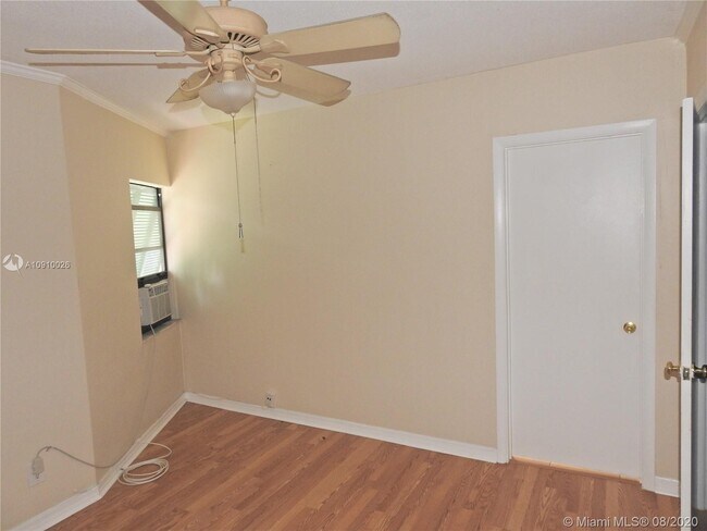 Foto del edificio - 3050 Hayes St