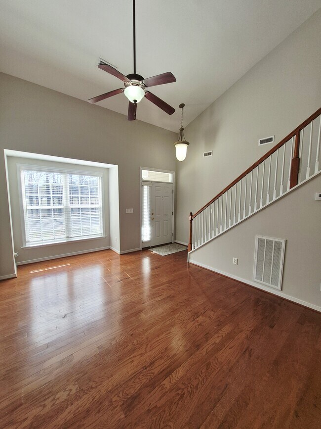 Building Photo - 1563 Providence Knoll Dr