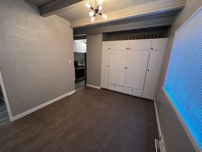 Building Photo - 2253 S 700 E