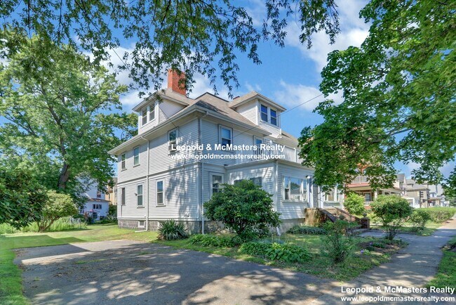Foto del edificio - 288 Pleasant St