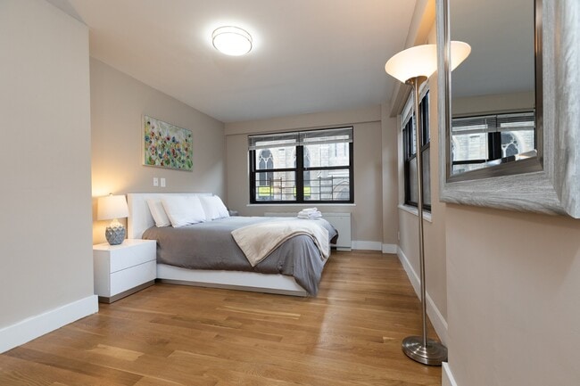 Building Photo - 160 East 88th Street