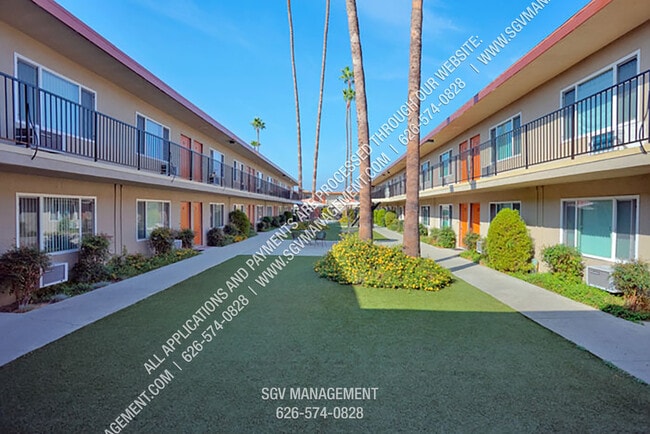 Courtyard - Park Royal Apartments