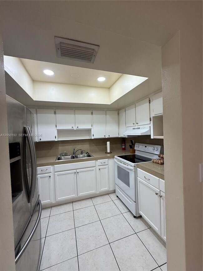 Foto del edificio - 5431 NW 17th Ct