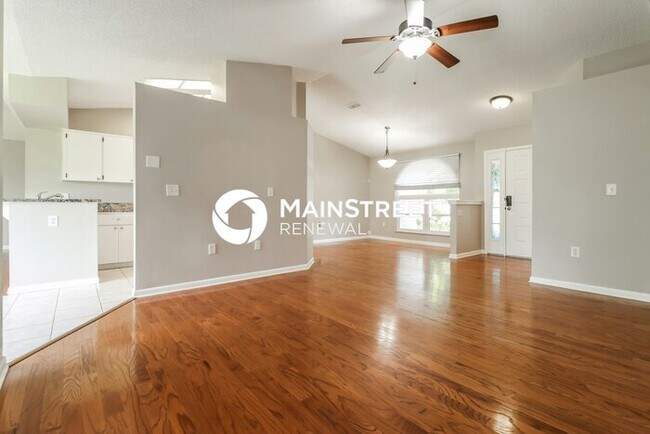 Building Photo - 3 Bedroom Pet-Friendly Home in New Port Ri...