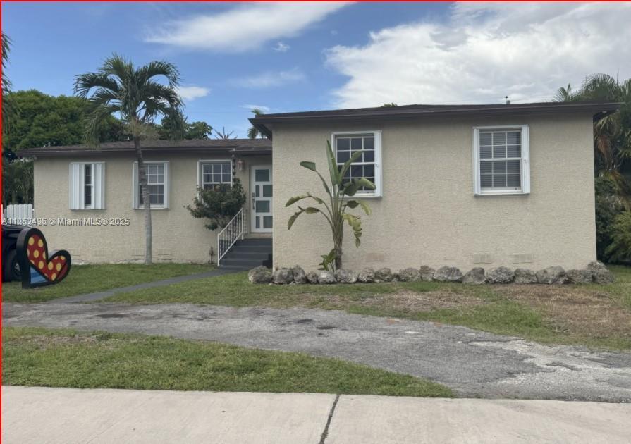 Foto principal - 8281 SW 28th St