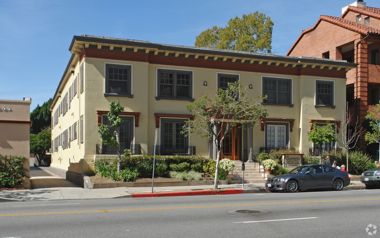 Foto del edificio - Los Robles Apartments