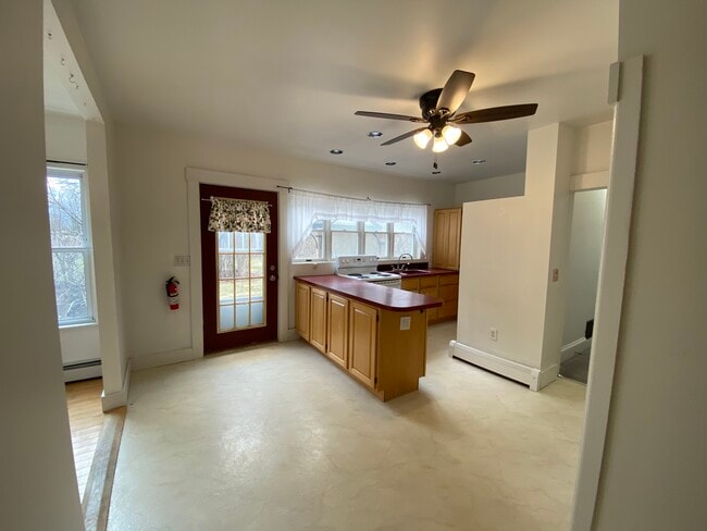 Foto del edificio - 2837 Cold River Rd