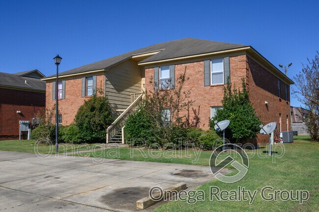 Building Photo - 3630 Castle Ridge Rd