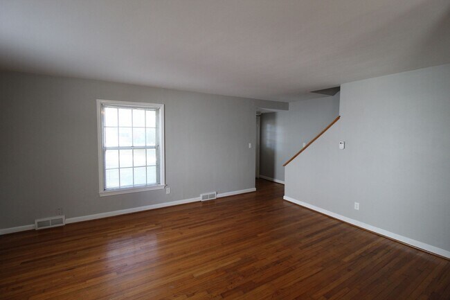 Foto del edificio - 2 Bedroom 1 Bath Duplex In The Waldo Area