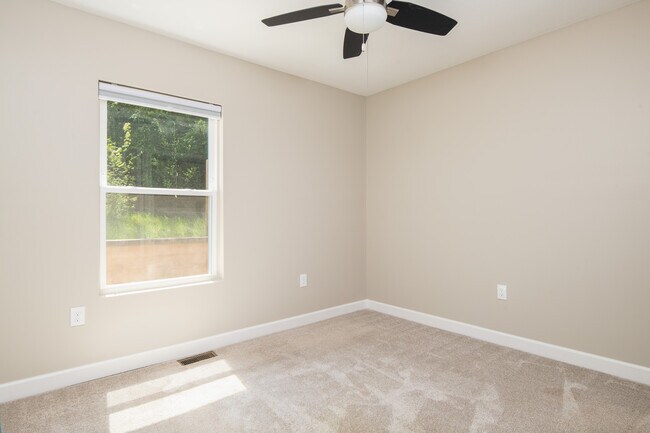 Segundo dormitorio - 2208 Southside Rd