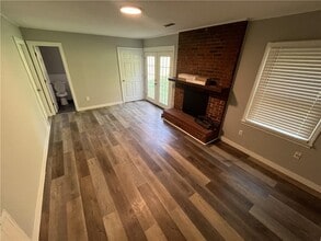 Building Photo - 100 Red Cardinal Rd