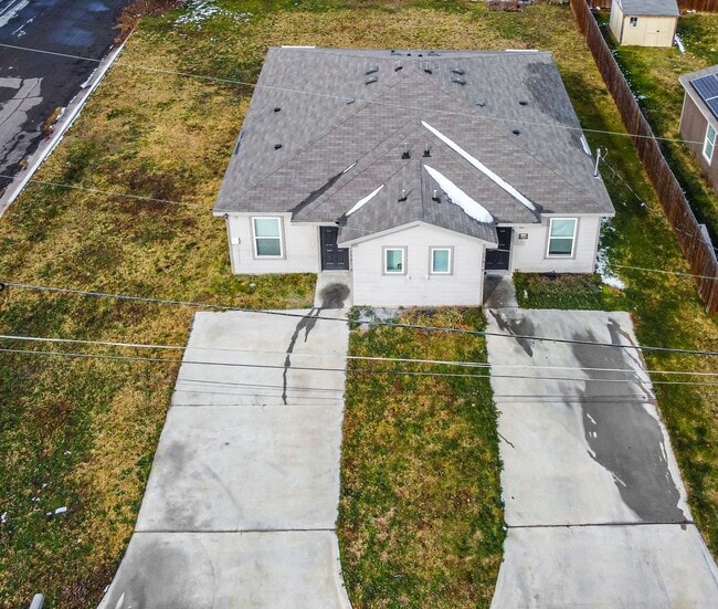 Building Photo - Elevate Your Living Experience, 3BR/2BA Duplex in Killeen!