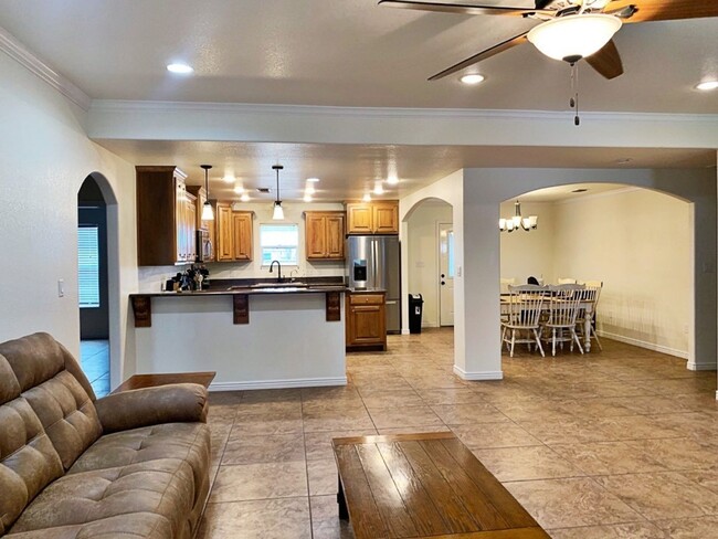 Building Photo - Beautiful all brick home