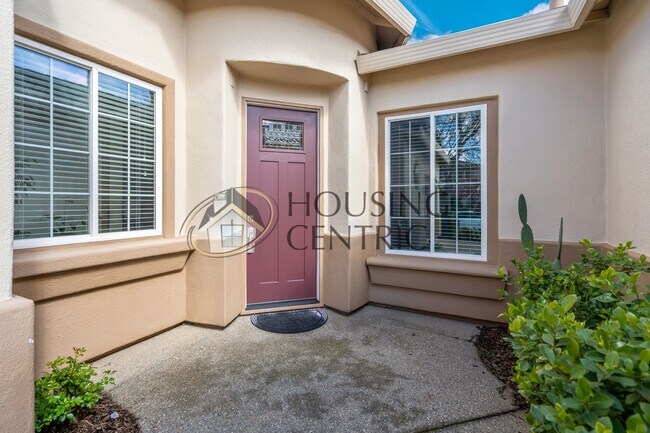 Foto del edificio - Executive Single Story Rental in Gated Serrano Community!