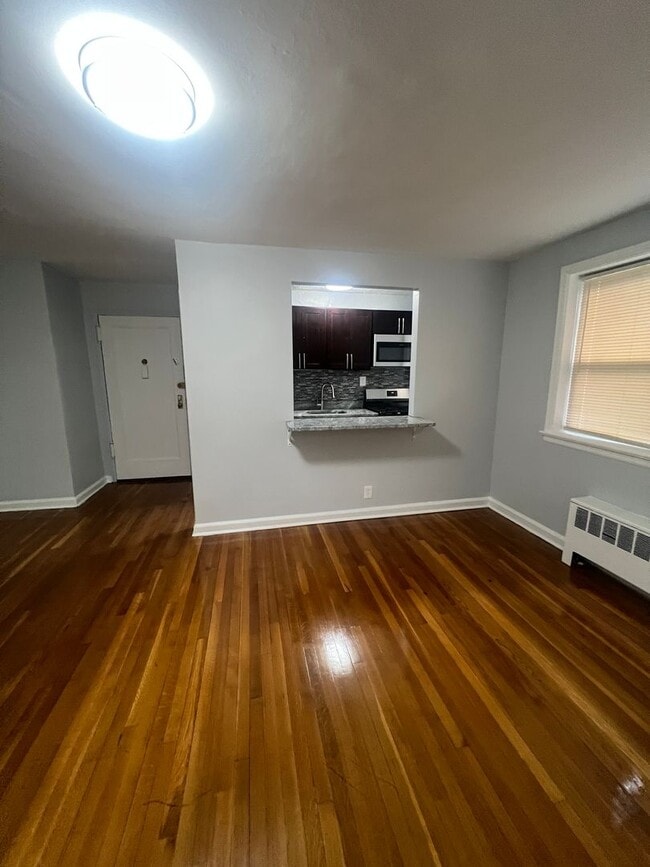 Interior Photo - 151 South Munn Ave