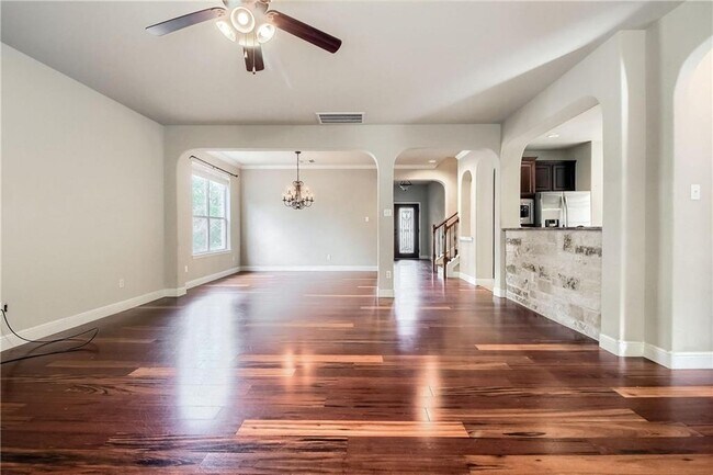 Building Photo - 7913 Menler Dr