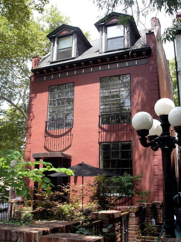 2nd Floor with 2 Large Windows - 4627 McPherson Ave