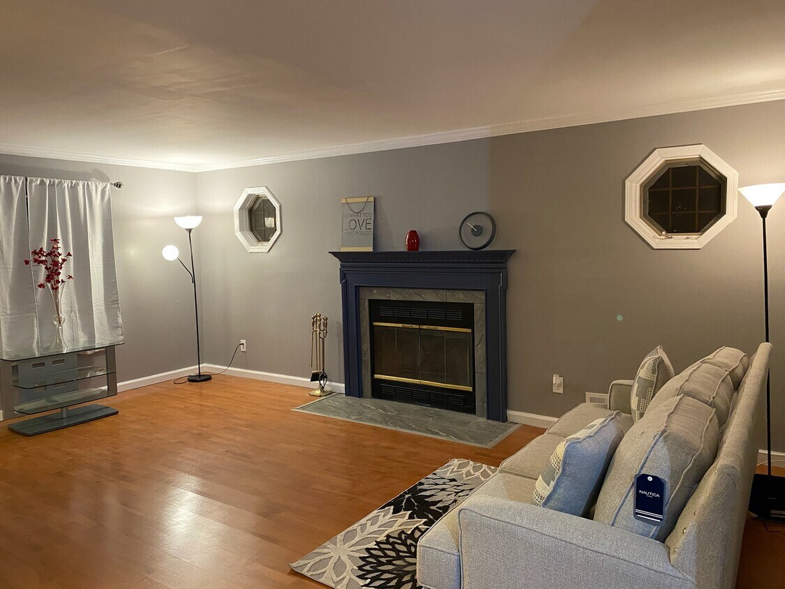Foto principal - 24 Jeffrey Cir