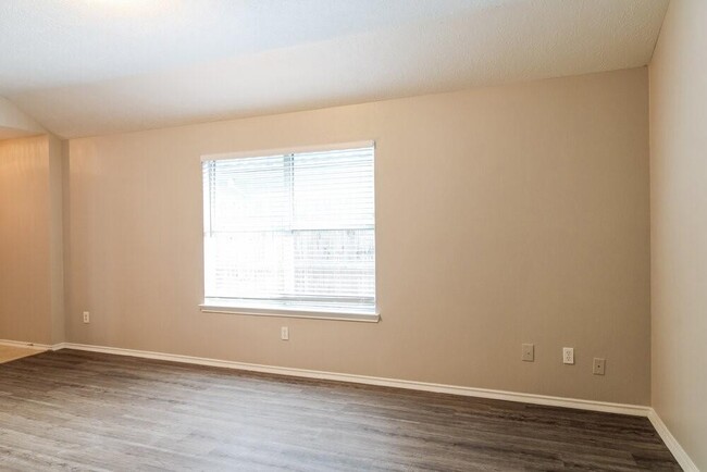 Building Photo - 1434 Glasholm Dr