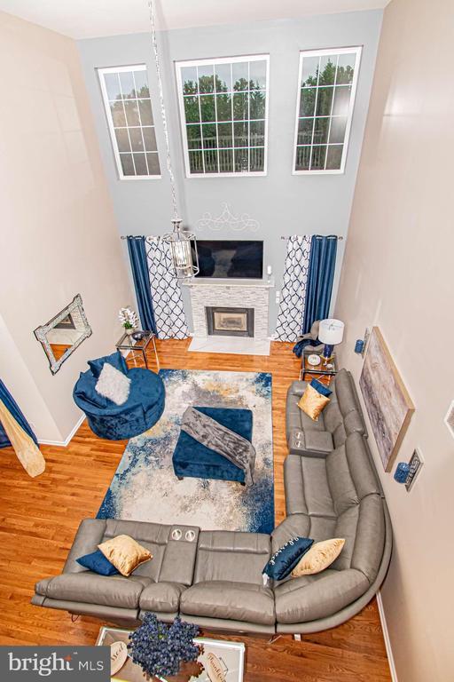 Building Photo - 12 Crompton Ct