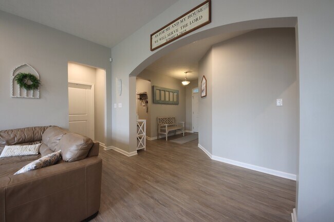 Foto del edificio - 7100 Verwood Ct
