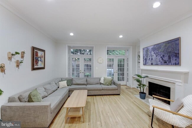 Building Photo - 4306 Westover Pl NW