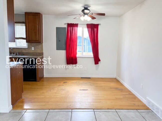 Foto del edificio - 4096 Colony Hills Cir