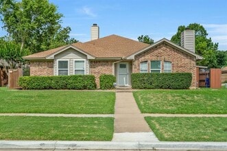 Building Photo - 306 Crowe Dr