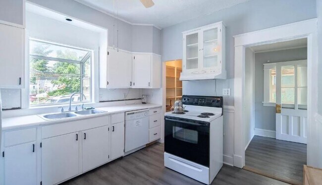 Building Photo - 4 Braintree St