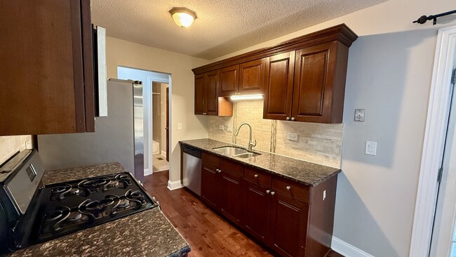 Building Photo - 785 Clearwood Ct