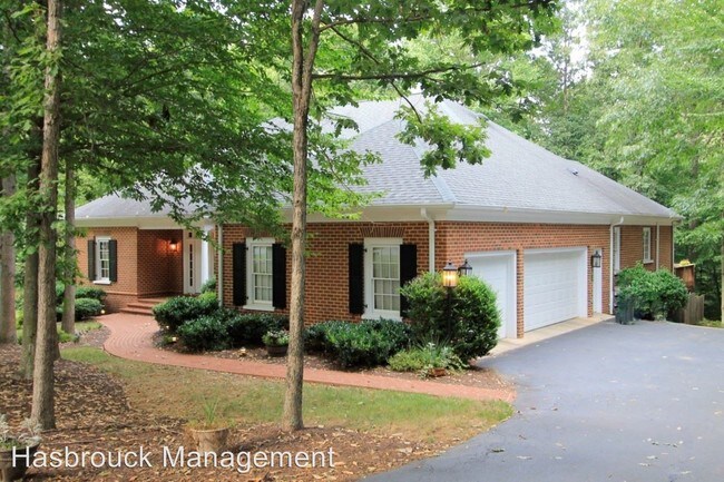 Building Photo - 5 br, 4.5 bath House - 2206 Piper Way