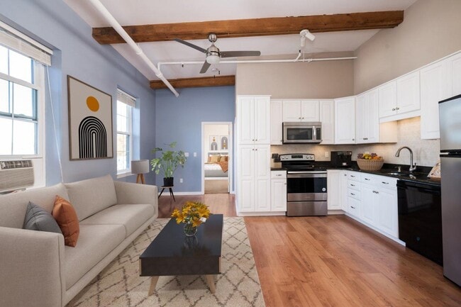 Building Photo - 156 Front St