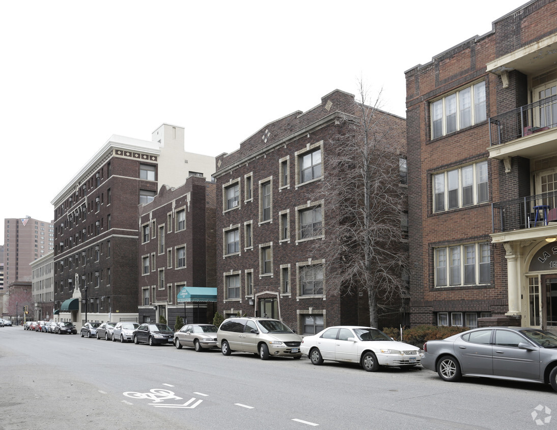 Building Photo - Lasalle Commons