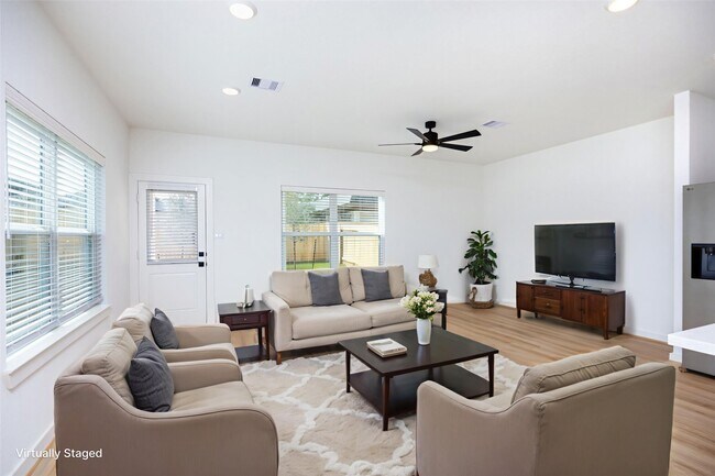 Foto del edificio - 2001 Longmire Villas Ct