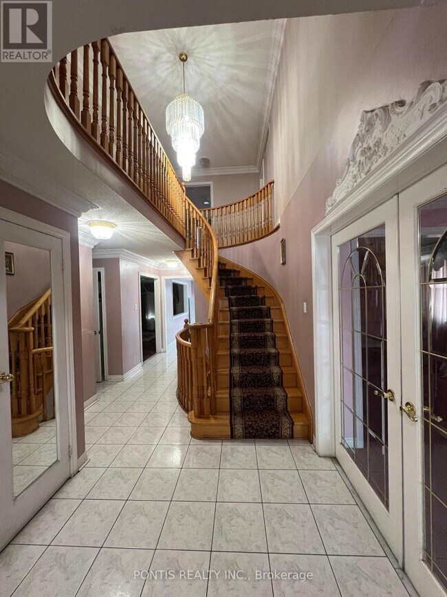 Building Photo - 32 Mapleview Ave