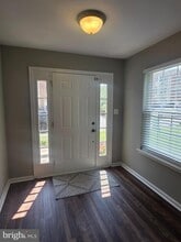 Building Photo - 31 Carrick Ln