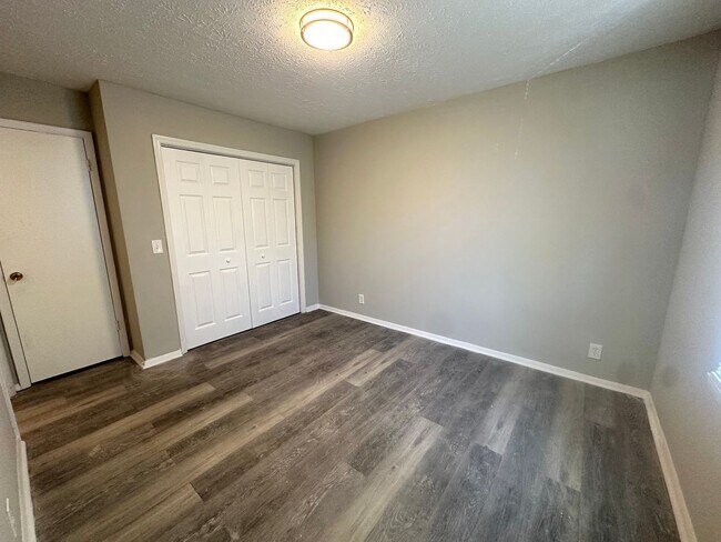 Building Photo - Totally Renovated!  Everything New!  Convenient to Everything!  Pet Friendly!