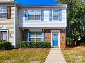 Building Photo - 3242 Mannington Dr
