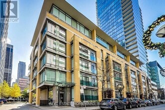 Building Photo - 21 Scollard St