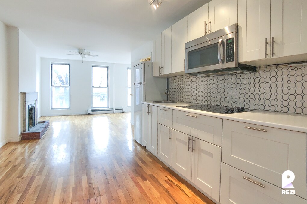 Primary Photo - 405 Atlantic Ave