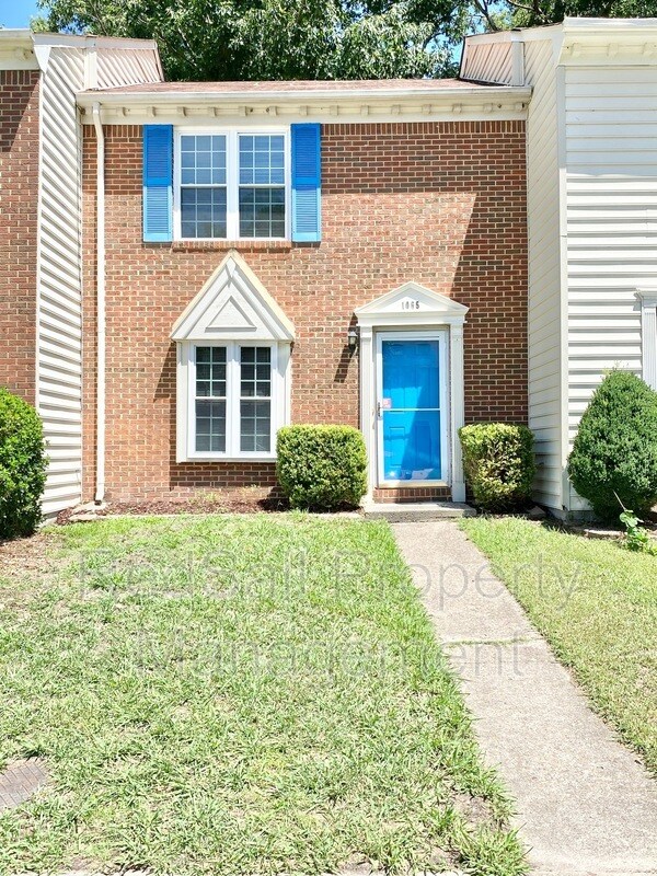 Primary Photo - 1055 Still-Harbor Cir
