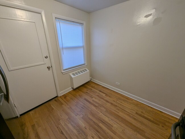Foto del edificio - Ravenswood Renovated One Bedroom
