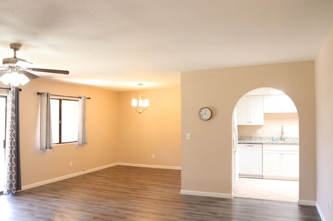 Foto del edificio - Nice Townhome