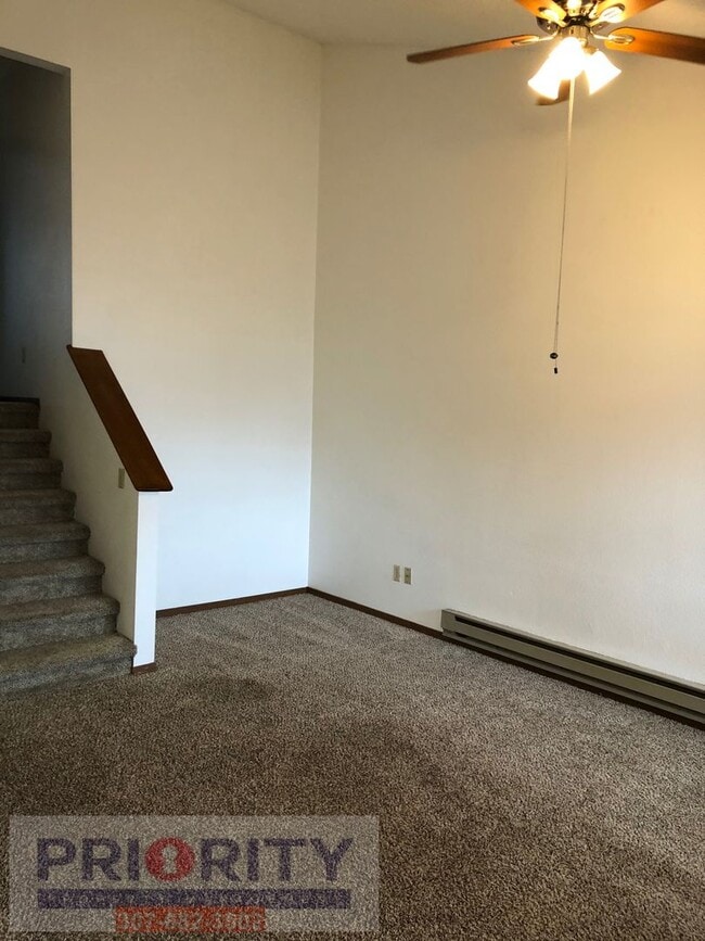 Building Photo - 208 W Laurel St